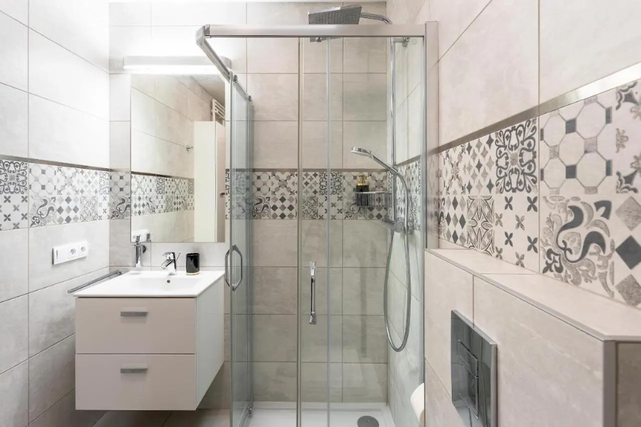 Close-Central Warsaw Apartment - Great Location- Big Luxury Apartment In The Center - 85-5