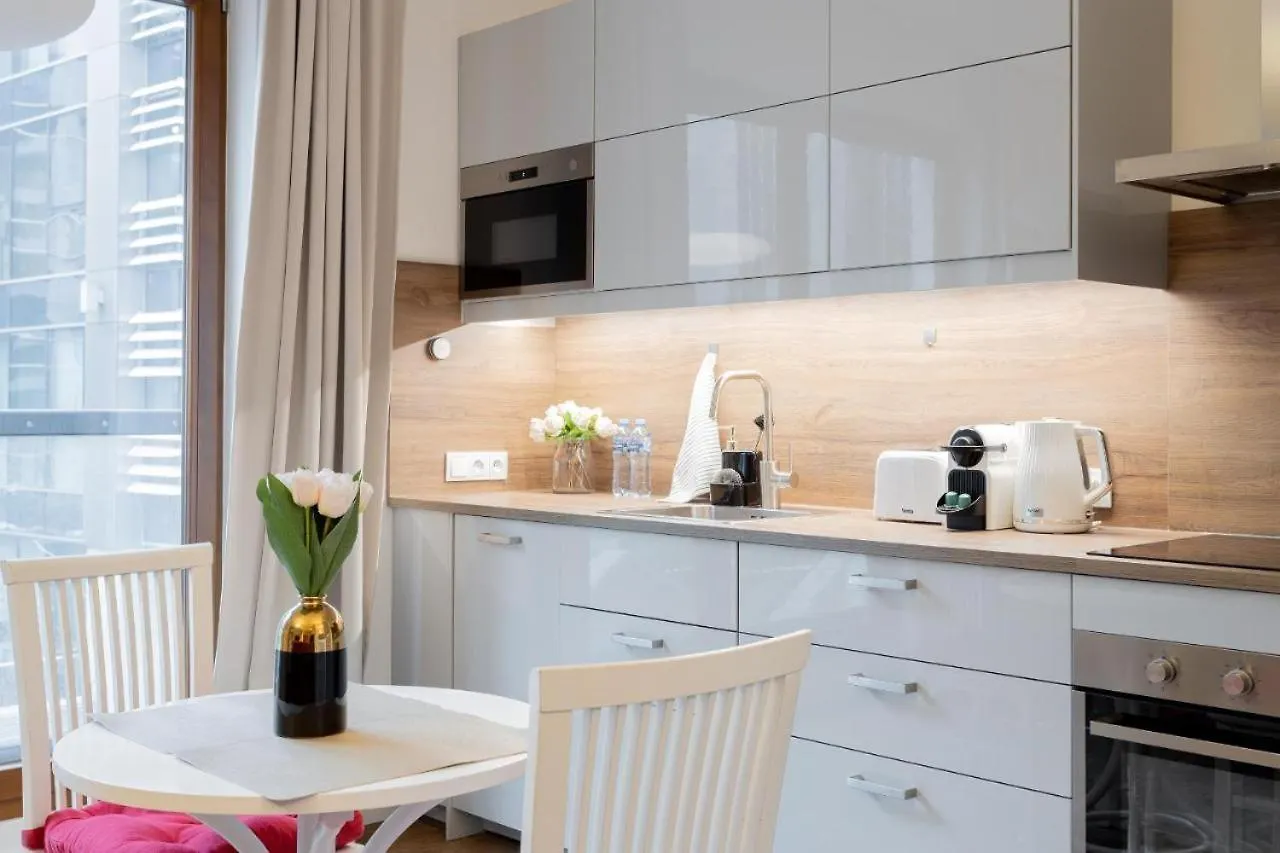 Close-Central Warsaw Apartment - Great Location- Big Luxury Apartment In The Center - 85-5