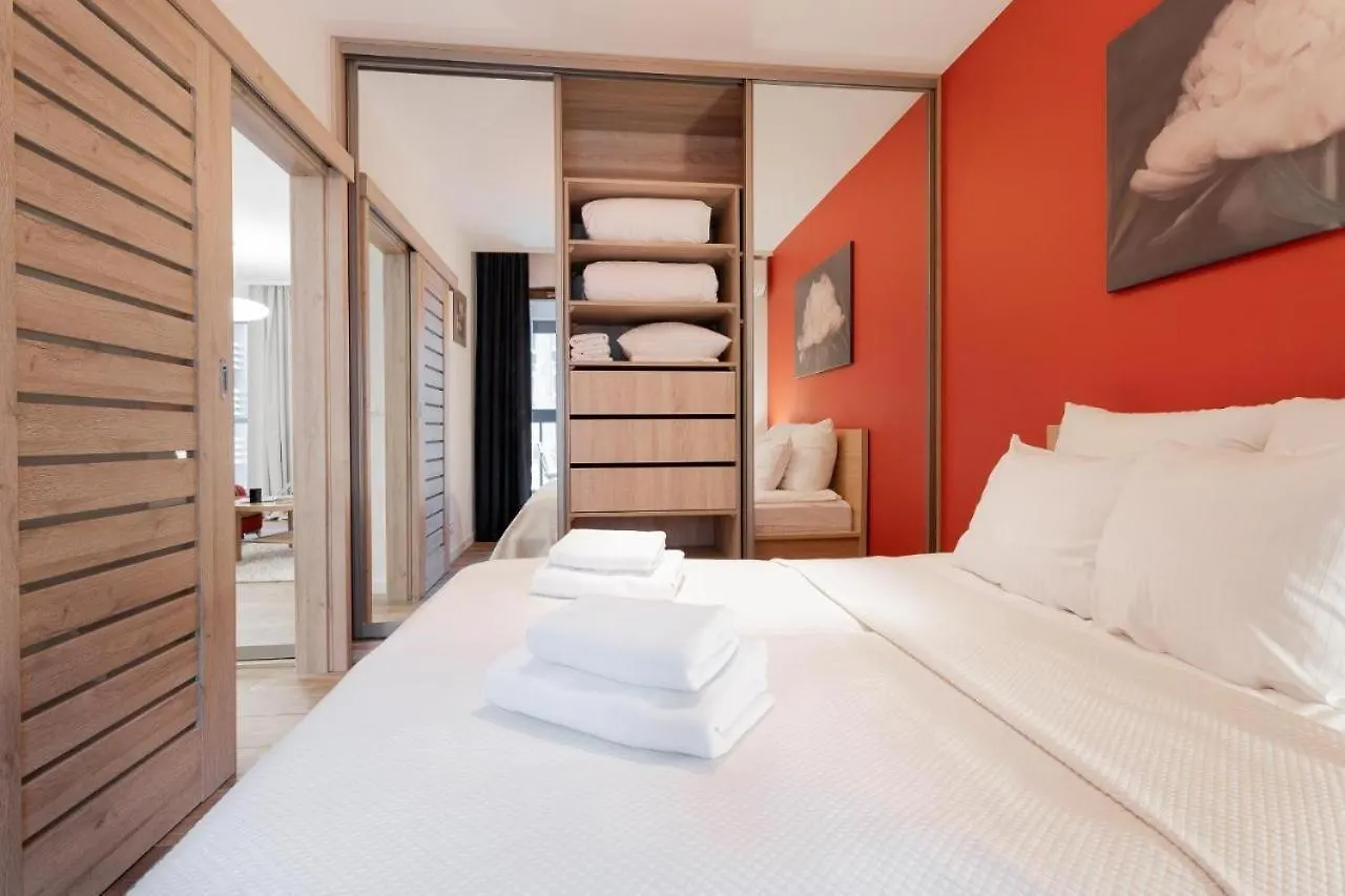 Close-Central Warsaw Apartment - Great Location- Big Luxury Apartment In The Center - 85-5