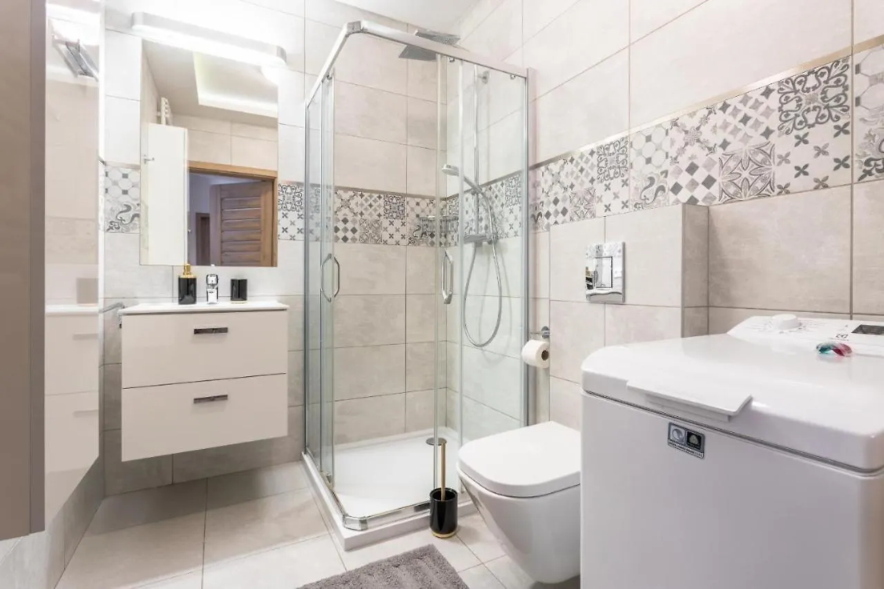 Close-Central Warsaw Apartment - Great Location- Big Luxury Apartment In The Center - 85-5